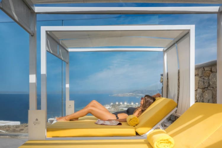 Sunbeds and sea view